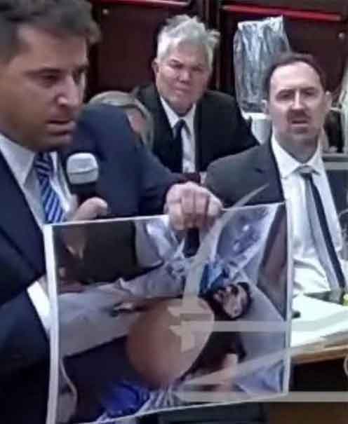 Así murió Maradona: muestran en el juicio FOTOS del futbolista en el lecho de su muerte