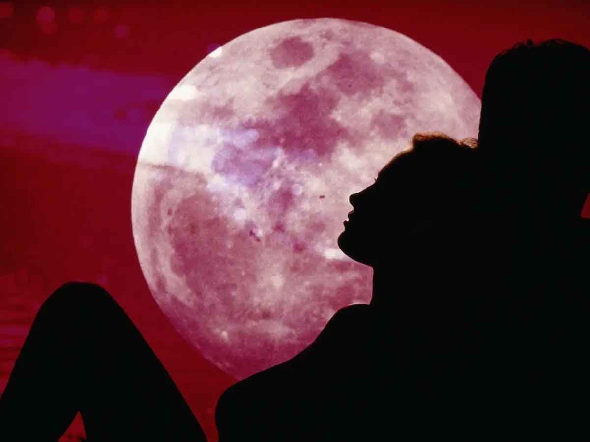 La Luna Rosa te sorprenderá esta noche