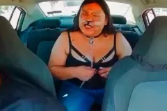 VIDEO. Therian nivel “Galgo español”; se cree perro mordelón y conductor la baja del taxi 