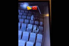 VIDEO ¡Ya nos exhibiste! Parejas hacen el “delicioso” durante proyección de película. Cámaras captaron todo