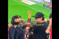 VIDEO. Padre violento corrige a su hijo en el en estadio BBVA. Metraje divide opiniones