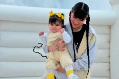 Cazzu gana pleito legal a Nodal. Podrá viajar a EEU con su hija y su gira Latinaje