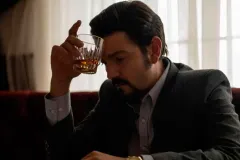 Diego Luna vence a Johnnie Walker tras 14 años: SCJN ordena pagarle millonaria indemnización