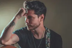 Juan Solo y la nueva versión del tema “Piel de Azúcar”