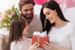 Día de la Madre: los regalos de belleza más deseados para consentir a mamá