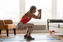 10 sentadillas cada hora podrían mejorar tu salud más de lo que imaginas