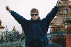Liam Gallagher calienta el México vs Inglaterra con un polémico 5-0