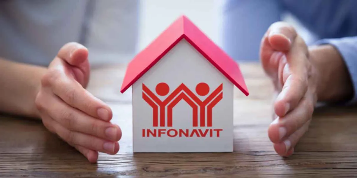 Exponen a 'coyote' en la conferencia; ofrecía liberar un crédito del Infonavit