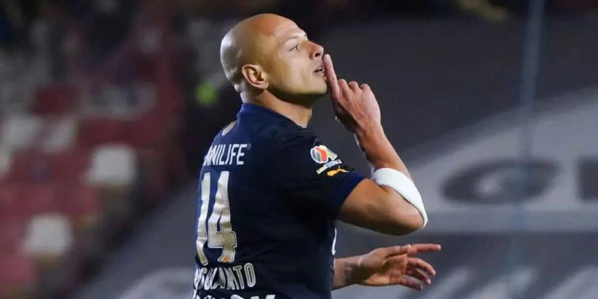 Chicharito anota su primer gol del torneo con Chivas y desata controversia con su celebración
