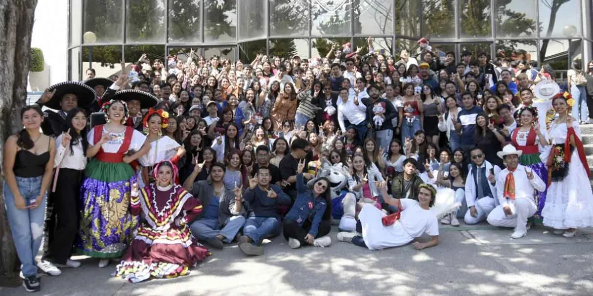 Los universitarios BUAP celebraron el amor en todas sus expresiones