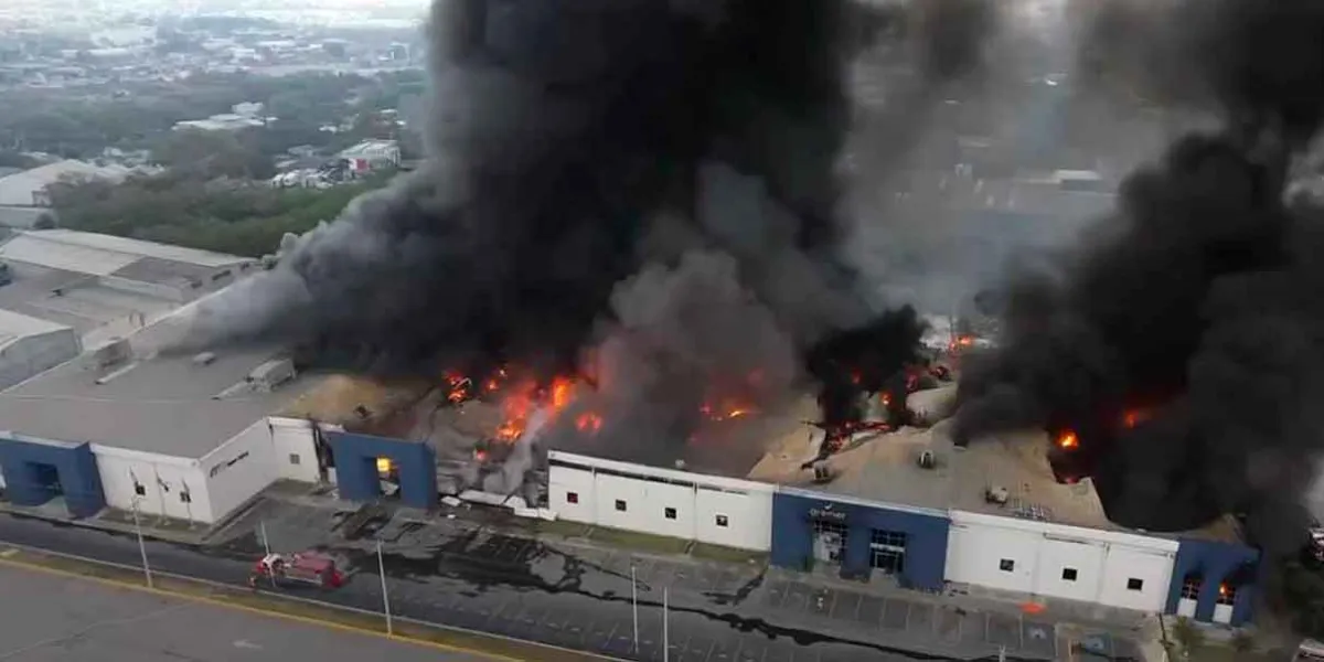 VIDEO. Impresionante incendio destruye  Parque Industrial en Apodaca