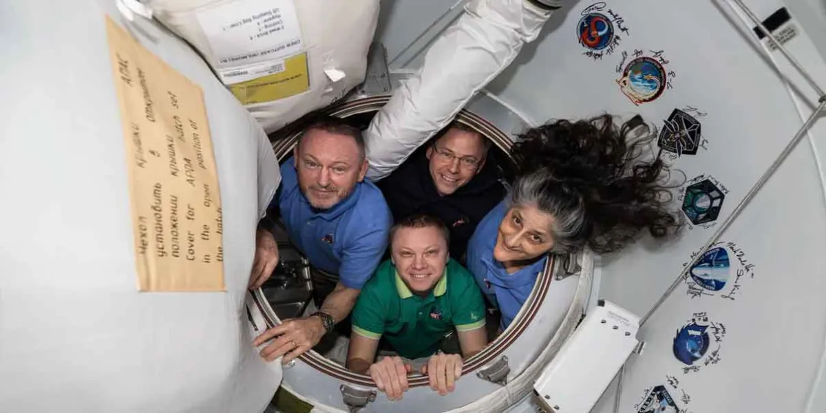 Astronautas "varados" regresan a la Tierra tras 9 meses en la Estación Espacial