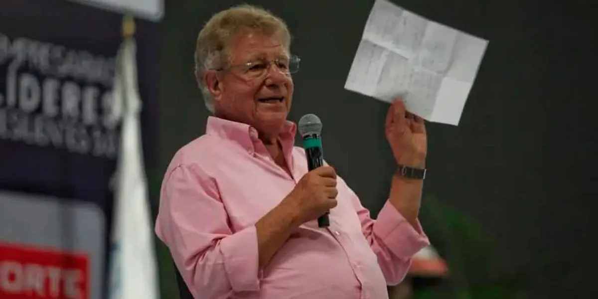 Carlos Alazraki se ampara ante posible orden de aprehensión