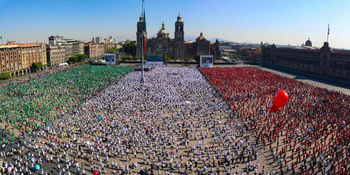 El Zócalo vibró con 42 mil personas en la Clase Nacional de Boxeo por la Paz