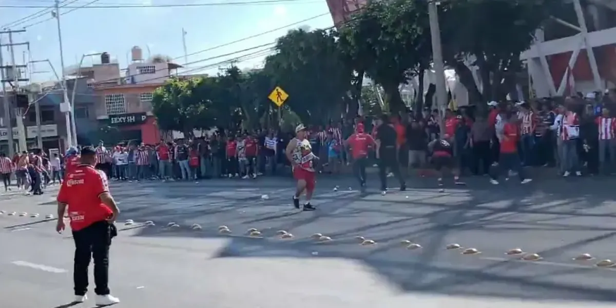 Trifulca previo al Chivas vs. Irapuato empaña duelo amistoso
