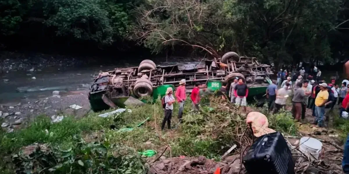 Saldo mortal tras el accidente de un autobús de pasajeros en Veracruz