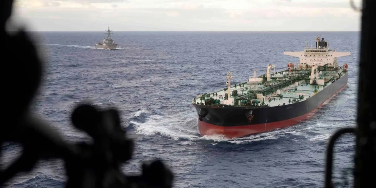 Así fue interceptado el buque petrolero que huyó del bloqueo de EU