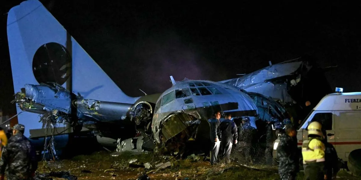 Avión militar con millones en billetes se estrella en Bolivia y deja 15 muertos