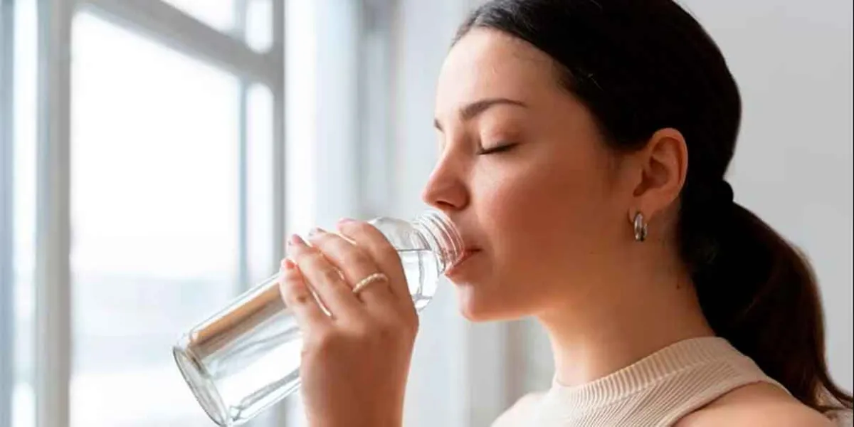 Hidratación diaria, clave para frenar la inflamación del hígado graso