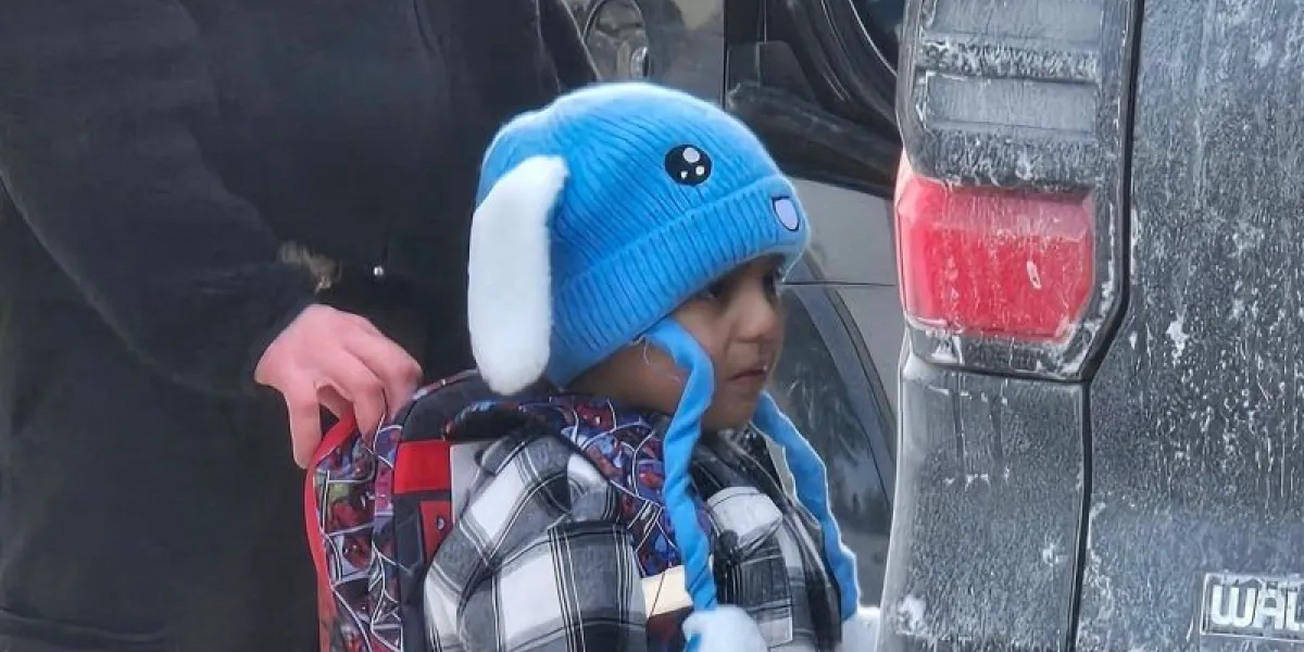 Fin del cautiverio para Liam y su padre tras polémica detención del ICE