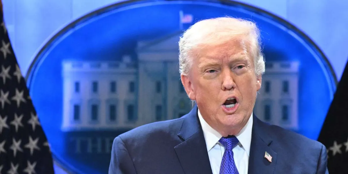 Corte Suprema limita aranceles, Trump responde con aumento global al 15%