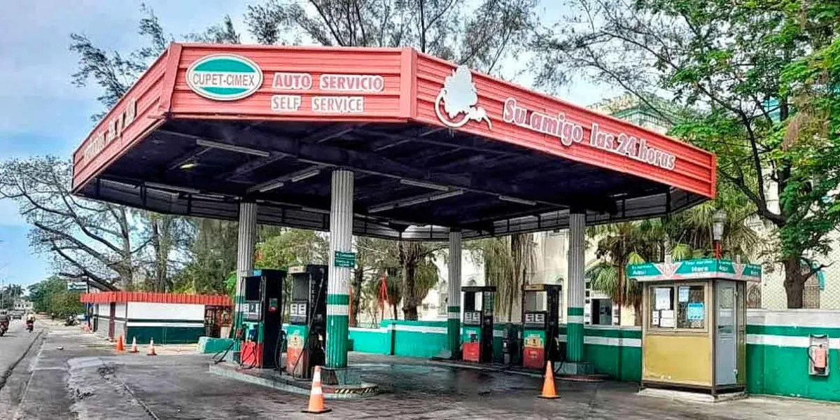 Trump permitirá reventa de petróleo venezolano a Cuba bajo restricciones