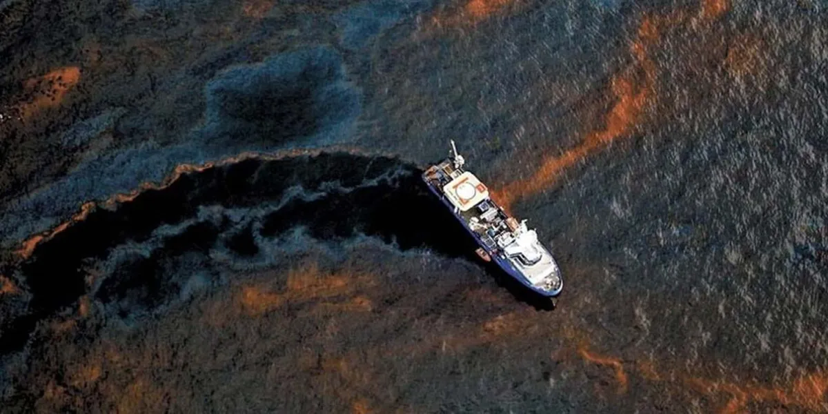 Sheinbaum: “no ocultamos nada” sobre derrame en Golfo