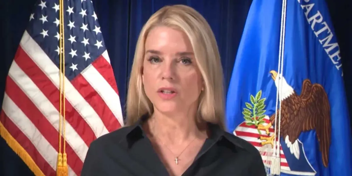 Trump destituye a la fiscal general Pam Bondi tras escándalo del caso Epstein