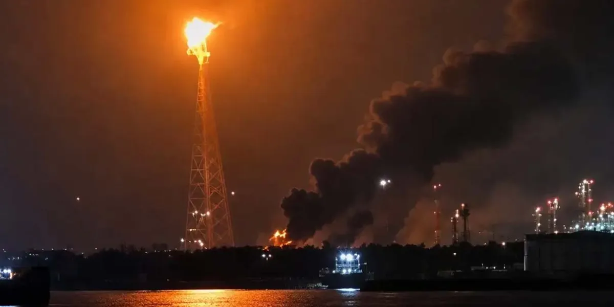  Dos Bocas registra OTRO INCENDIO y crecen dudas sobre seguridad en Pemex