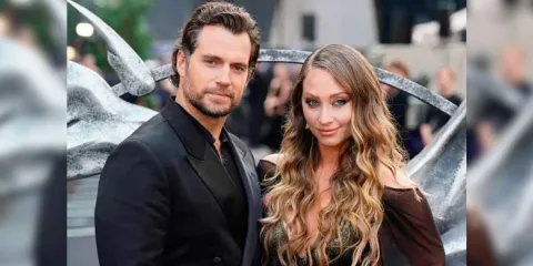 Henry Cavill y su pareja debutan como padres 