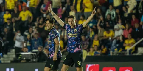 América golea a San Luis y vuela al primer lugar de la tabla