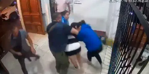 La activista María Elena Ríos se enfrasca en pelea. Tal video daría la razón a Tenoch Huerta