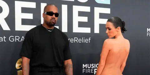 El mega escándalo que generó la esposa de Kanye West con su vestimenta en los Grammy