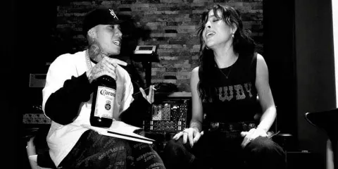  Danna Paola usa a  la Virgen de Guadalupe en su ropa interior en nuevo video musical con Santa Fe Klan 