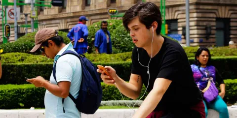 En Querétaro quieren restringir a menores de 14 años el acceso a redes sociales 