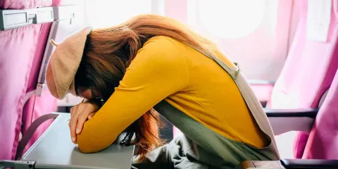 Consejos para evitar los problemas digestivos durante los viajes