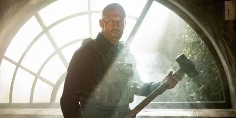 Acción en Rescate Implacable y humor negro con Pérdida Total llegan al cine