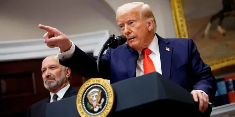 Trump: 25% de aranceles a autos