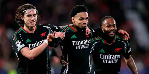 Goleada histórica del Arsenal: 1-7 al PSV y pie y medio en Cuartos de Champions