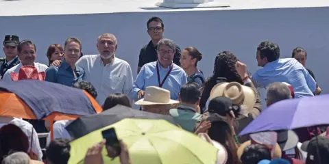 Así dieron la espalda líderes morenistas a Sheinbaum