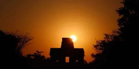 Así fue el equinoccio de Primavera 2025 en Dzibilchaltún, Yucatán 