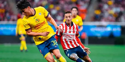 Chivas y América empatan sin goles en un Clásico Nacional sin emociones