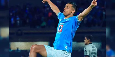  Cruz Azul golea y Chivas rescata el empate