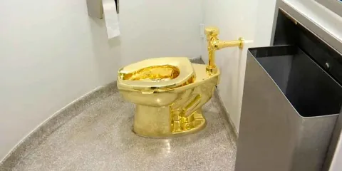 Ladrón es condenado por robar inodoro de oro en un palacio inglés