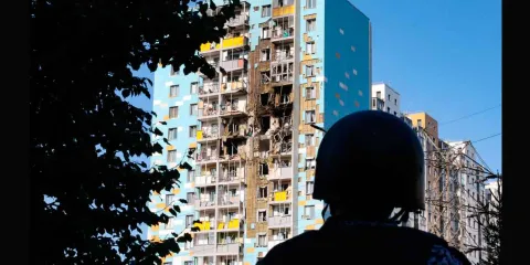 Ucrania lanza el mayor ataque con drones contra Moscú y desata llamados de represalia