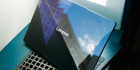 VIDEO. Tecnología ecológica. Lenovo presenta la Laptop que funciona con energía  solar 