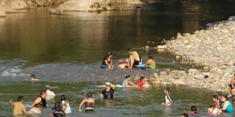 Conagua alerta sobre riesgos al nadar en canales, presas y ríos