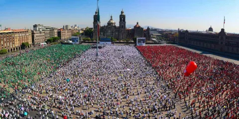 El Zócalo vibró con 42 mil personas en la Clase Nacional de Boxeo por la Paz
