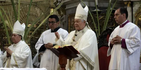 Fe y tradición: Misa Crismal reúne a fieles en la Catedral de Puebla