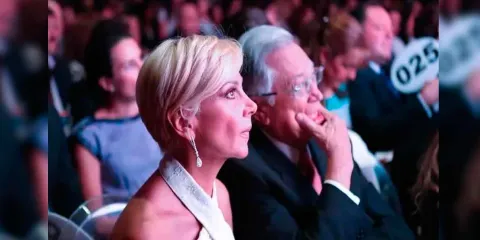 Julia Abdalá, esposa de Bartlett,  reconoce que recibió millones de la familia Weinberg